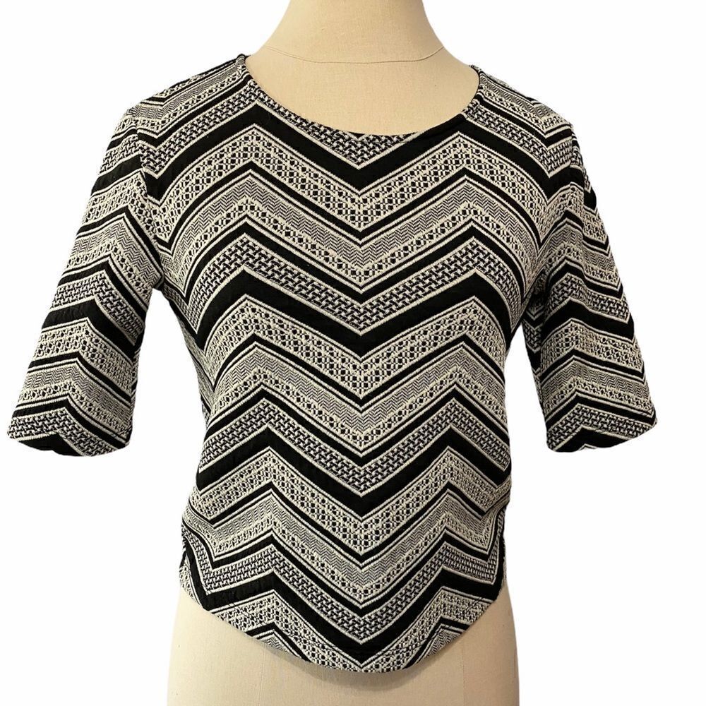Chevron Striped Top - Picture 3 of 11